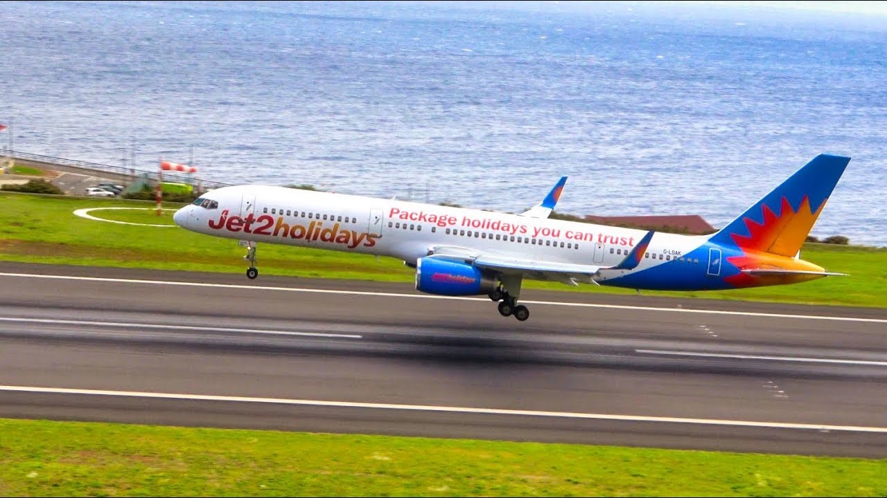 FANTASTIC BOEING 757 WINDY LANDING At Madeira Airport 16.03.2020