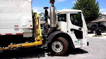 Side Loader Garbage Truck (FCC Environmental Services) Part 1