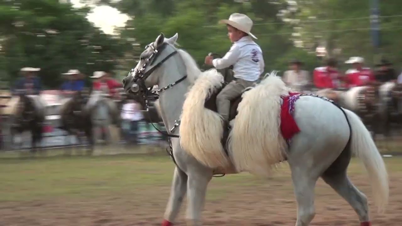 BANDA RENACER 4º aniversario Eliana Ovando seg.  parte