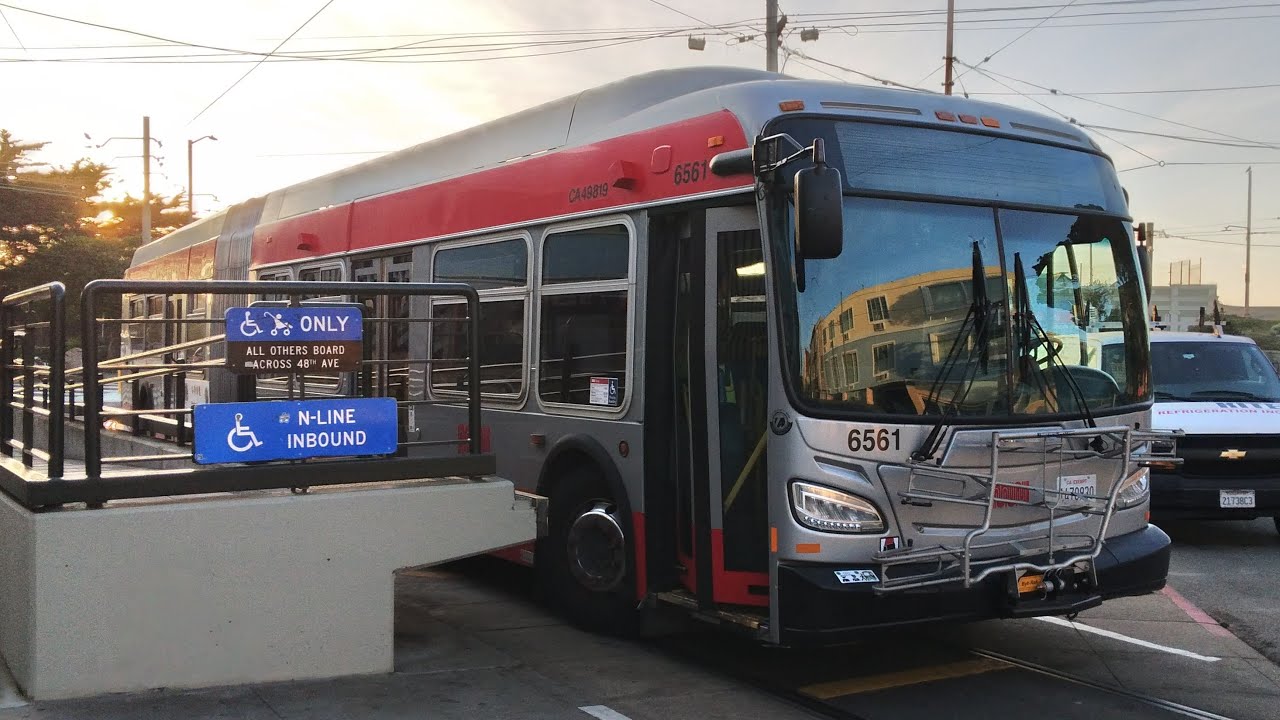 SF Muni 2015 New Flyer XDE60 