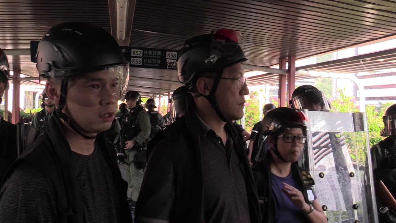 新界南總區警司梁國榮稱呼示威者為曱甴