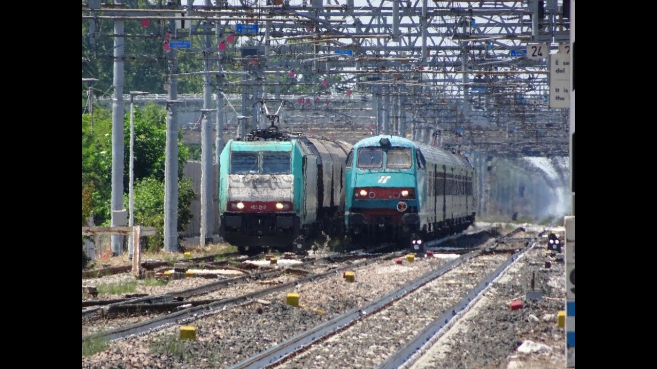 Treni a Portogruaro (1/2).