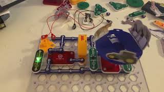 Snap Circuits Motion: Merry Go Round with Music and Light