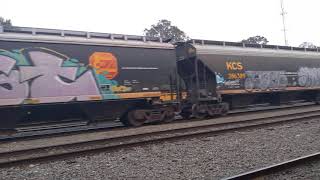 Tren kcsm llegando ala estación #4549 y #4514