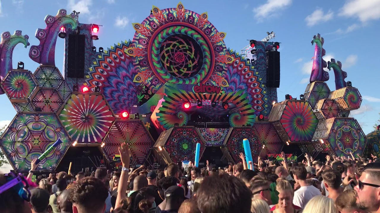Idris Elba James Bond Intro @Elrow London