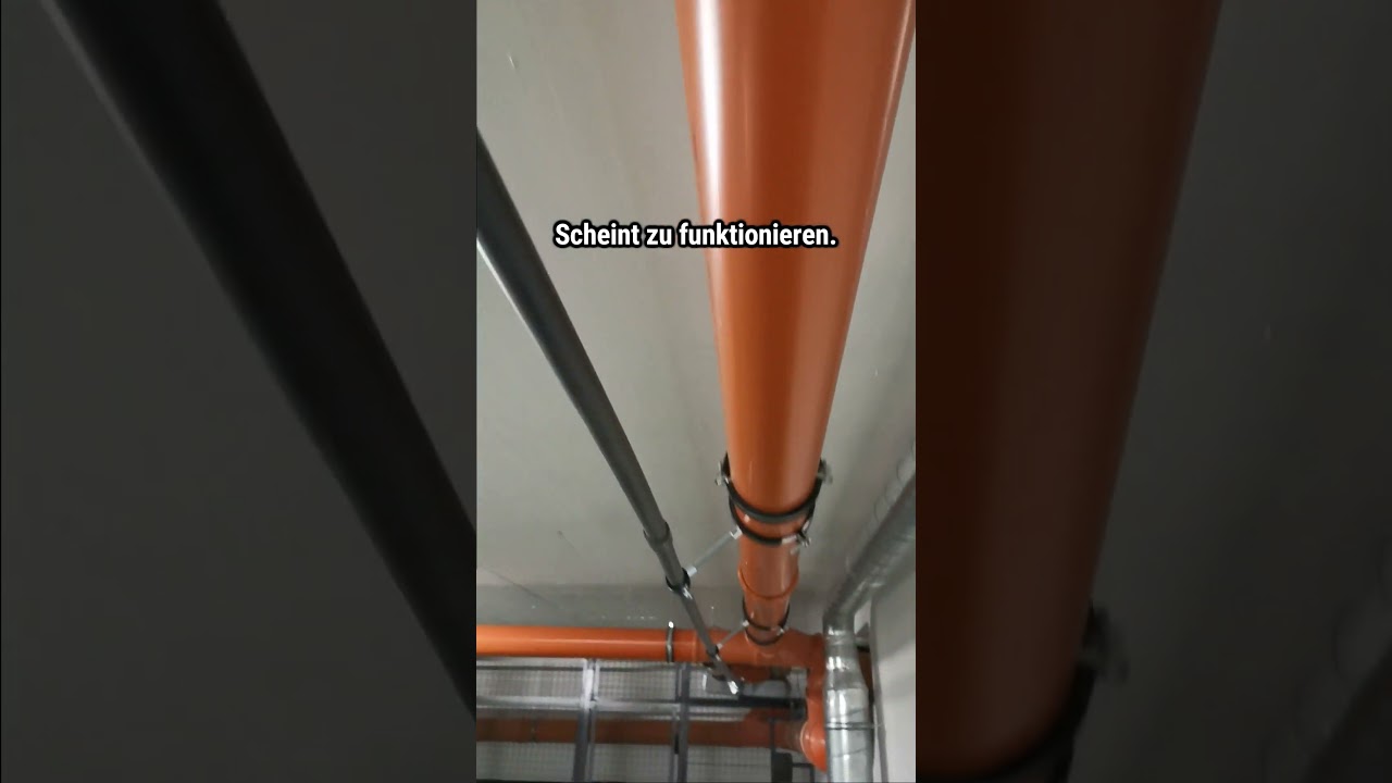 Kreative Rohrbefestigung in Budapest