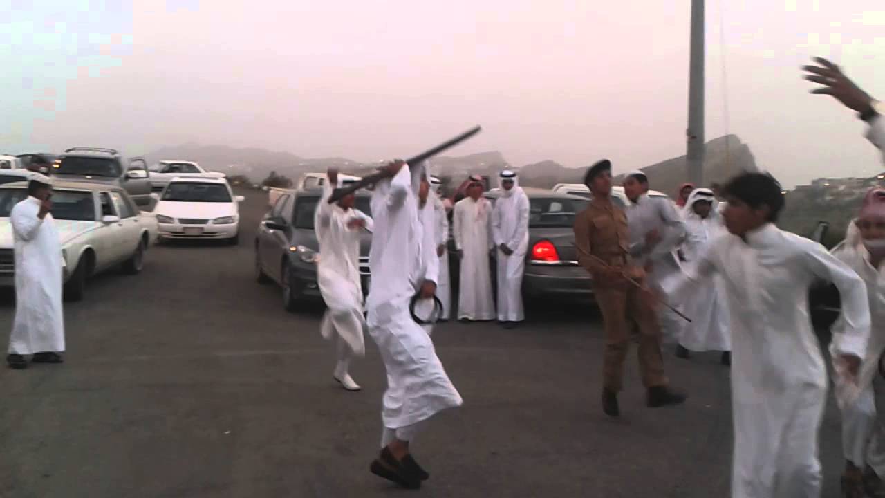 تخرج طلاب ثالث ثانوي المندق  1434/7/3