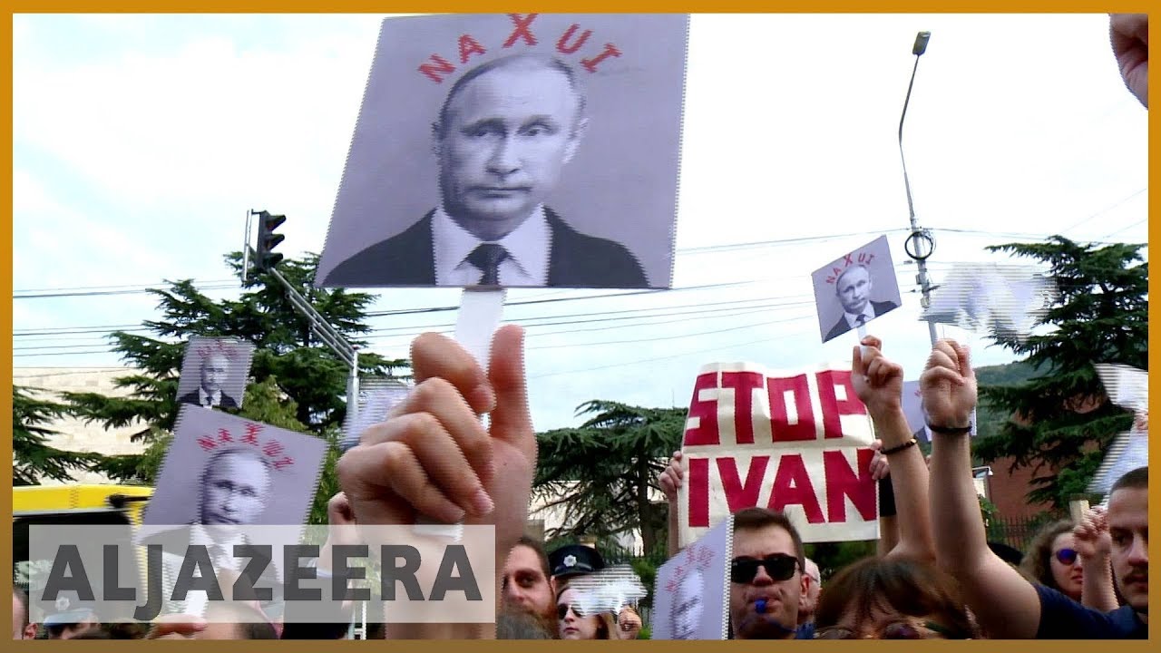 🇬🇪 متظاهرون في جورجيا يطالبون روسيا بإنهاء "احتلالها" | الجزيرة الإنجليزية