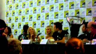 Laura Vandervoort au Comic Con 3