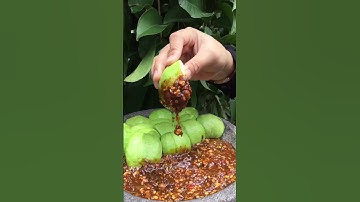 Makan Rujak Buah Jambu | Makanan Viral