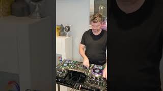 Download Lagu DJ Luck MC Neat vs Tom Zanetti  #djmashup #denondj #ukgarage #ukgaragemusic #tomzanetti MP3