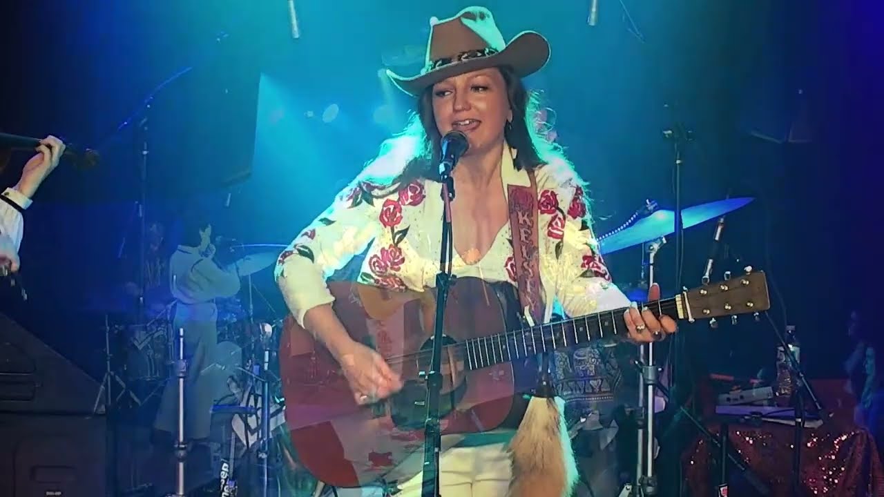 Season's Ending/Sweet Little Girl (Live) - Kelsey Waldon