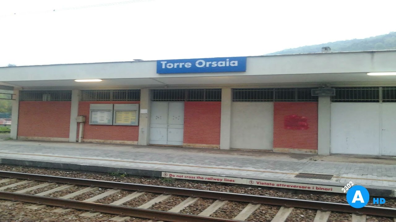 Annunci alla Stazione di Torre Orsaia