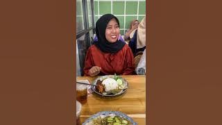 Accompanying Sis Mel to buy clothes for her child, then eating at the Jontor stall