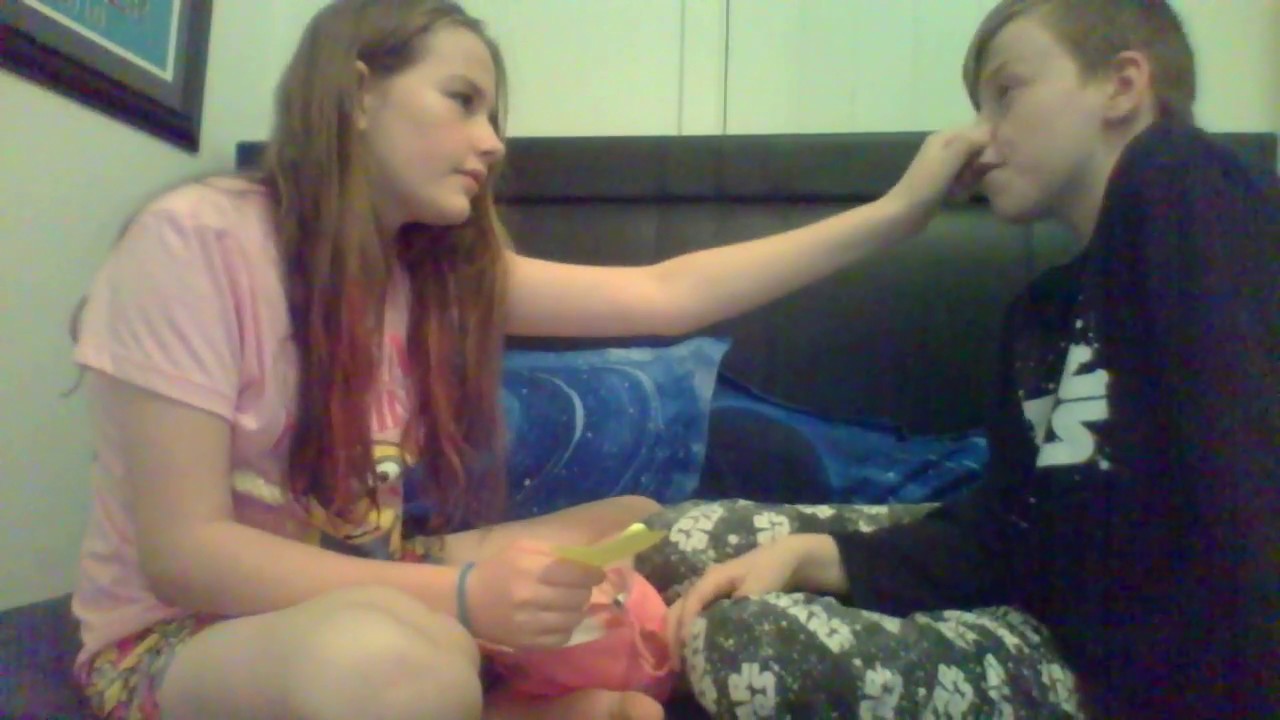 Playing hold your nose challenge (wierd challenge) YouTube