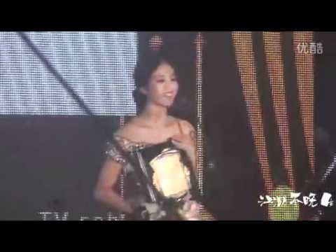 20111026搜狐电视剧盛典——刘诗诗　（最具网络人气女演员）（自拍）