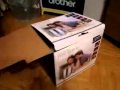 chat dans une boite de carton