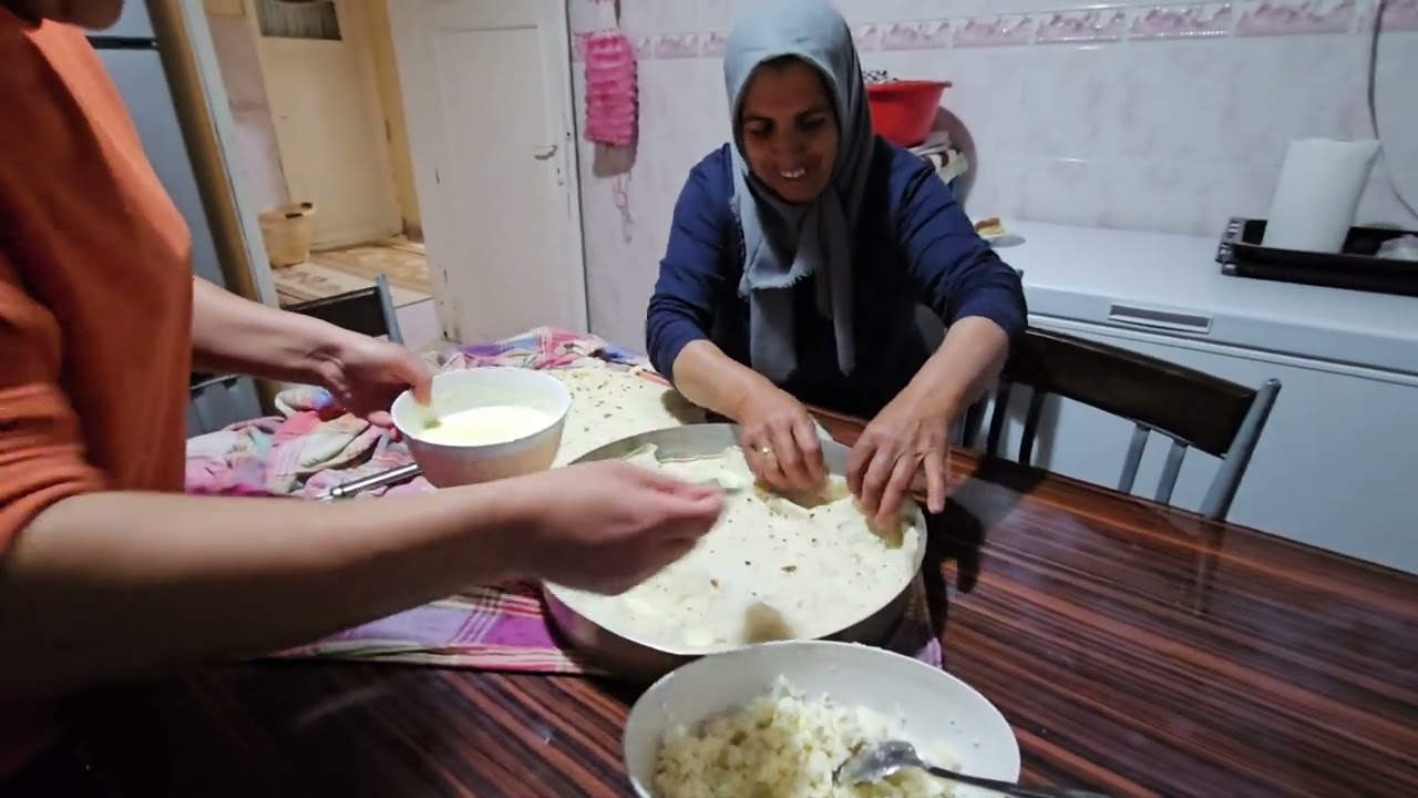 Kendi Yaptığımız Yufkalardan Pratik Börek Yapımı