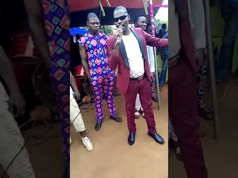 Alpha Agbodo En Concert Avec Macro Musica 