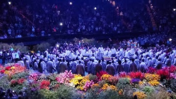 Kanye West Sunday Service - Follow God (The Forum 11-10-19)