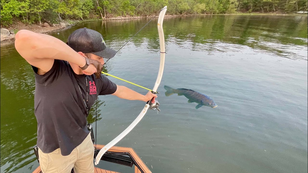 Bowfishing With a Homemade Recurve Bow! (FISH EVERYWHERE) 