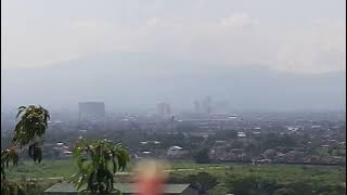 KOTA BANDUNG DILIHAT DARI KETINGGIAN BANDUNG SELATAN.