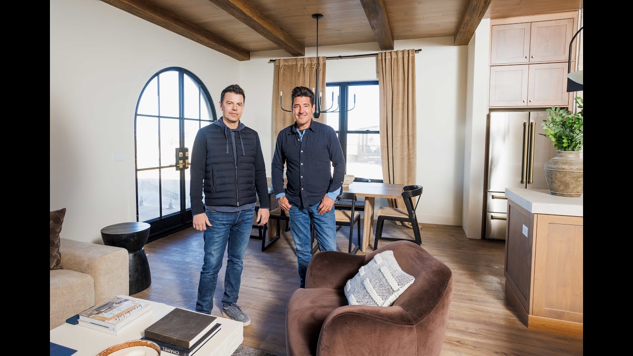 Rock the Block - Preview of Jonathan and Jordan Knight In the Bathtub. Season 6, Episode 3, HGTV.