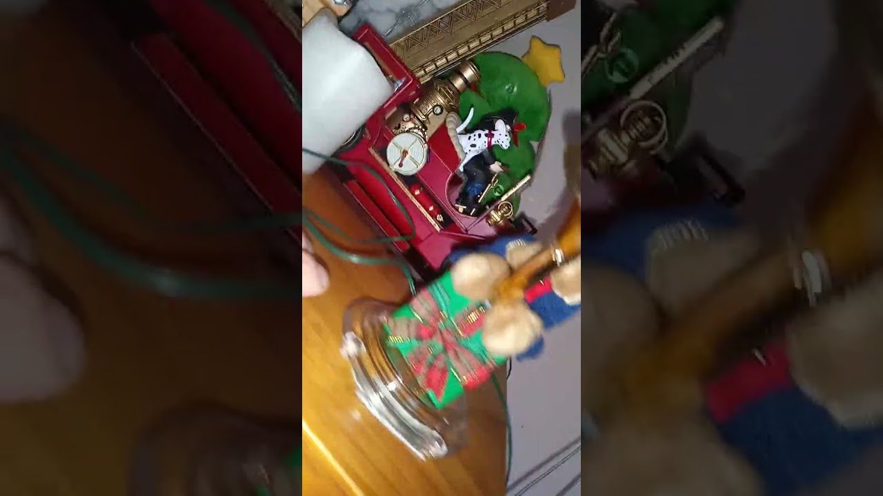 mr. Christmas Bear brass band plays 21 Carol's purchased on eBay