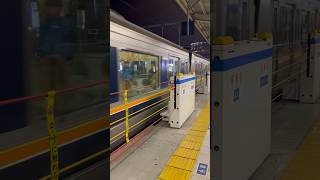 207系2000番台T27編成 + S58編成 普通高槻行き 三ノ宮駅発車