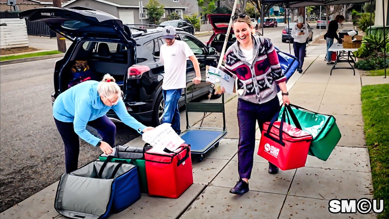 𝗗𝗘𝗟𝗜𝗩𝗘𝗥𝗜𝗡𝗚 𝗠𝗢𝗥𝗘 𝗧𝗛𝗔𝗡 𝗔 𝗠𝗘𝗔𝗟: Drive-Along With Meals on Wheels Delivering to Homebound Residents