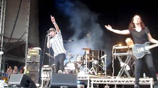 Hadouken! Turn the Lights Out Guilfest 2010 HD