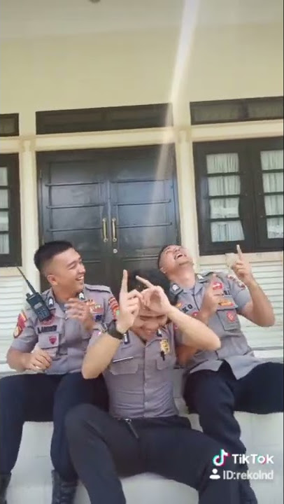 Tiktok polisi joget  'Butuh hiburan juga'