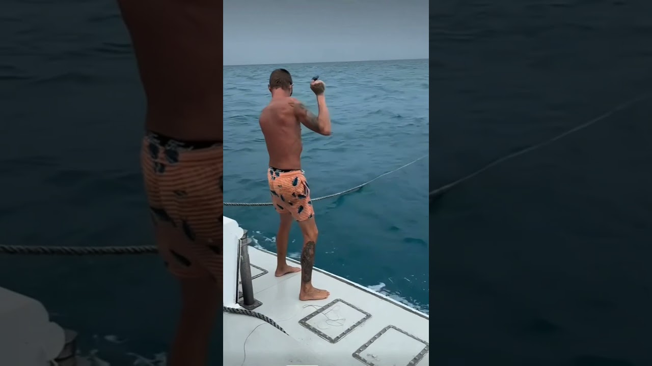 Ловля рыбы на удочку с сумасшедшей шеей!! 