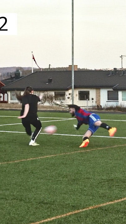 Anastasia vs Kristi #footballchallenge