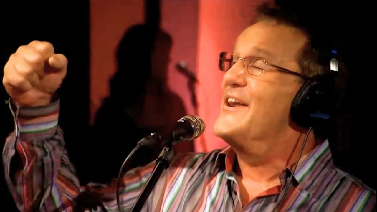 Mark Lowry - Keep Walking (Live at Oak Tree Studio)