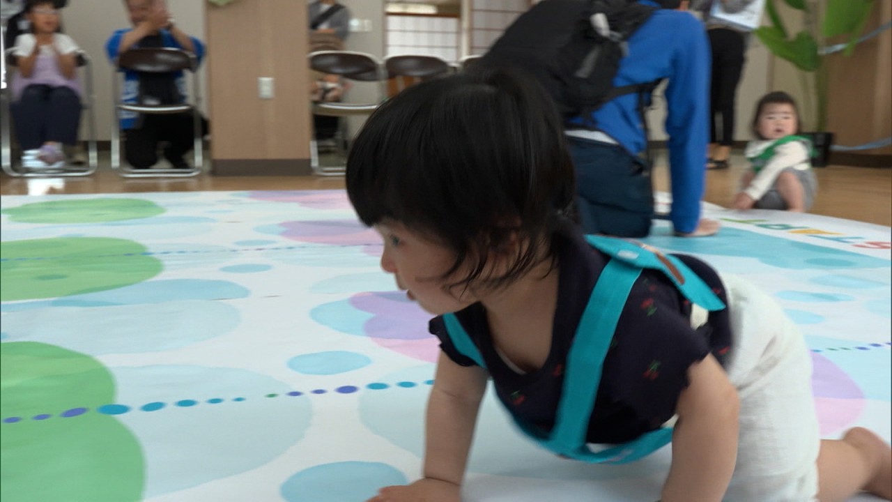 Baby crawling race at a welfare facility in Moriyama City - YouTube