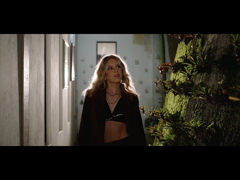 Penelope Robin - Animal (Official Music Video)