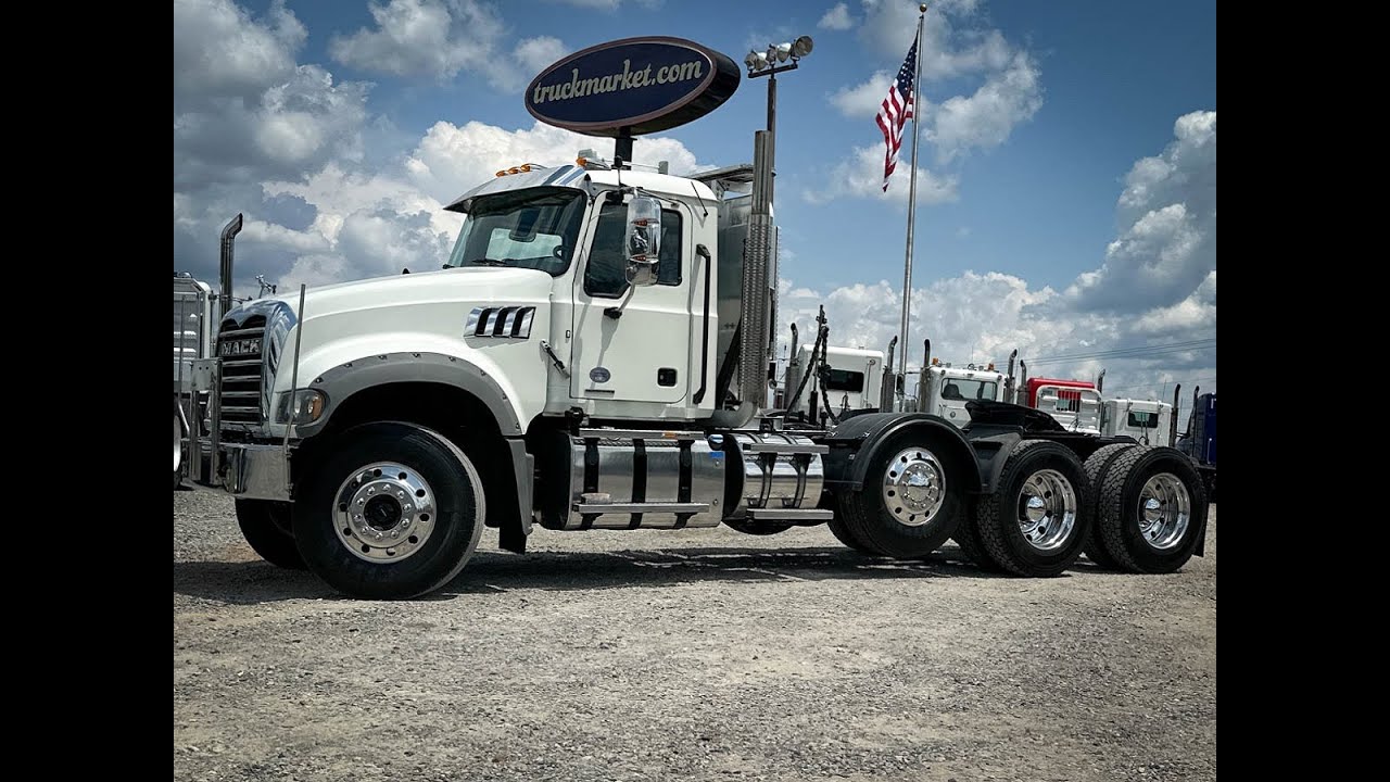 2020 Mack Granite Tri Axle Daycab