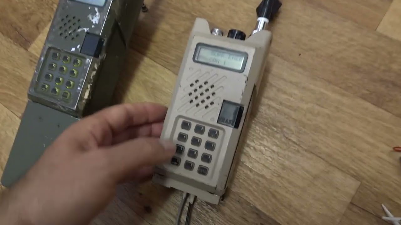 Thomson CSF 9100-3 Military Army radio , Rare French made Operating 30 - 88 MHz