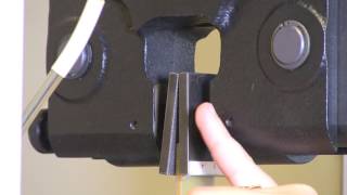Instron 3366 - Clamping of the Specimen