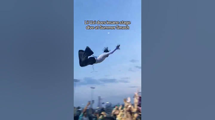 Lil Uzi With The Craziest Stage Dive?!!??? 😂🤯