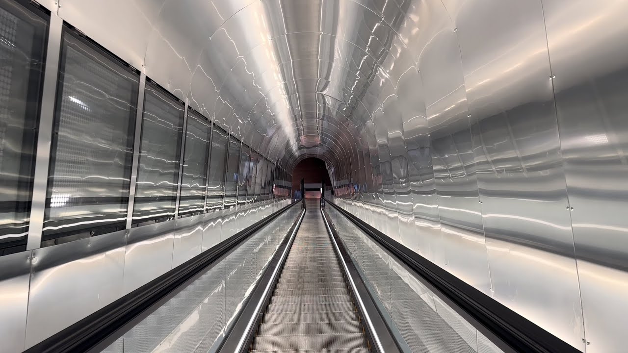 Stainless steel station metro experience