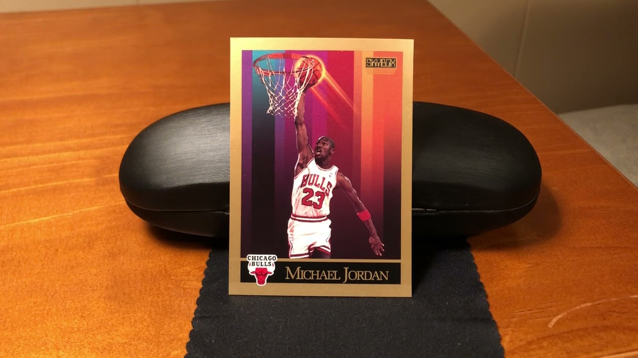Basketball Card, 1990-91 Skybox #41 Michael Jordan, GOLF PICTURE 