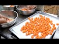 How Salted Duck Egg Yolk Pastry is Made / 手工酥皮蛋黃酥！可愛與美味兼具的中壢必買伴手禮 , 再來鴨