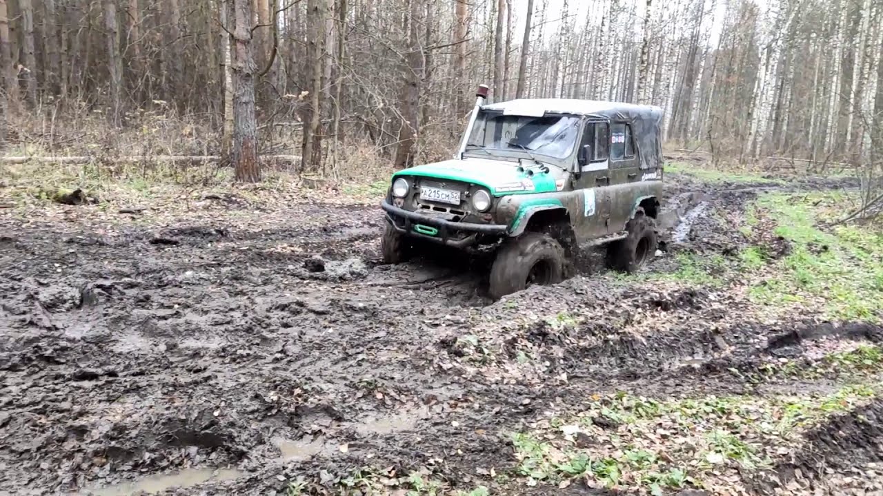 Нива едет по грязи - 80 фото