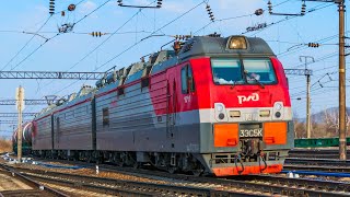 RailWay. Trains on the Trans-Siberian Railway at Sunset / Поезда Транссибирской магистрали на закате