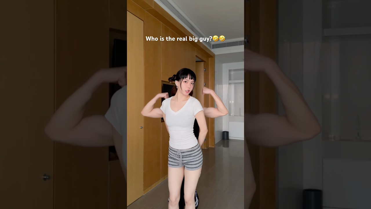 Who is the real big guy?🤣🤣#zoey #mystery #kpopdemonhunters #cosplay #dance