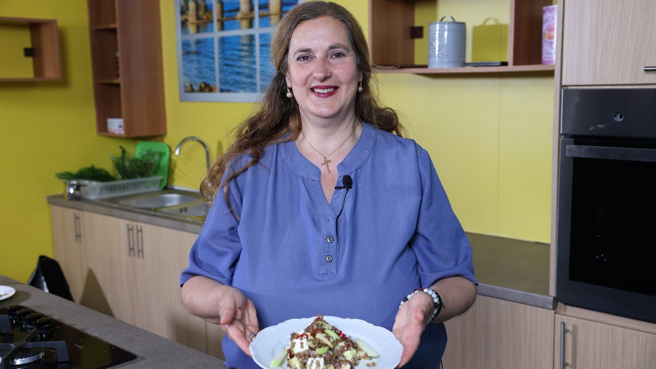 Project Happiness: Σαλάτα με φακές, λιαστή ντομάτα και φέτα από την Άννα Καρυστιανού