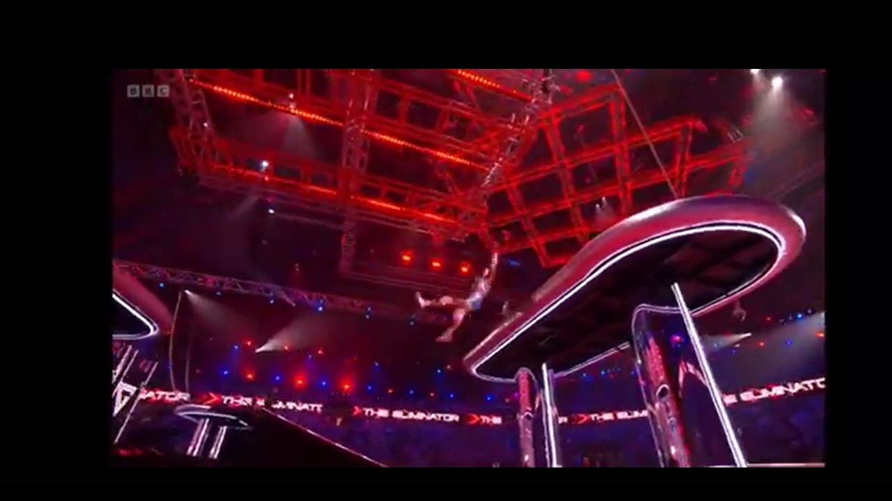 Gladiators Contestant Falls Off Monkey Bars Twice in Eliminator!