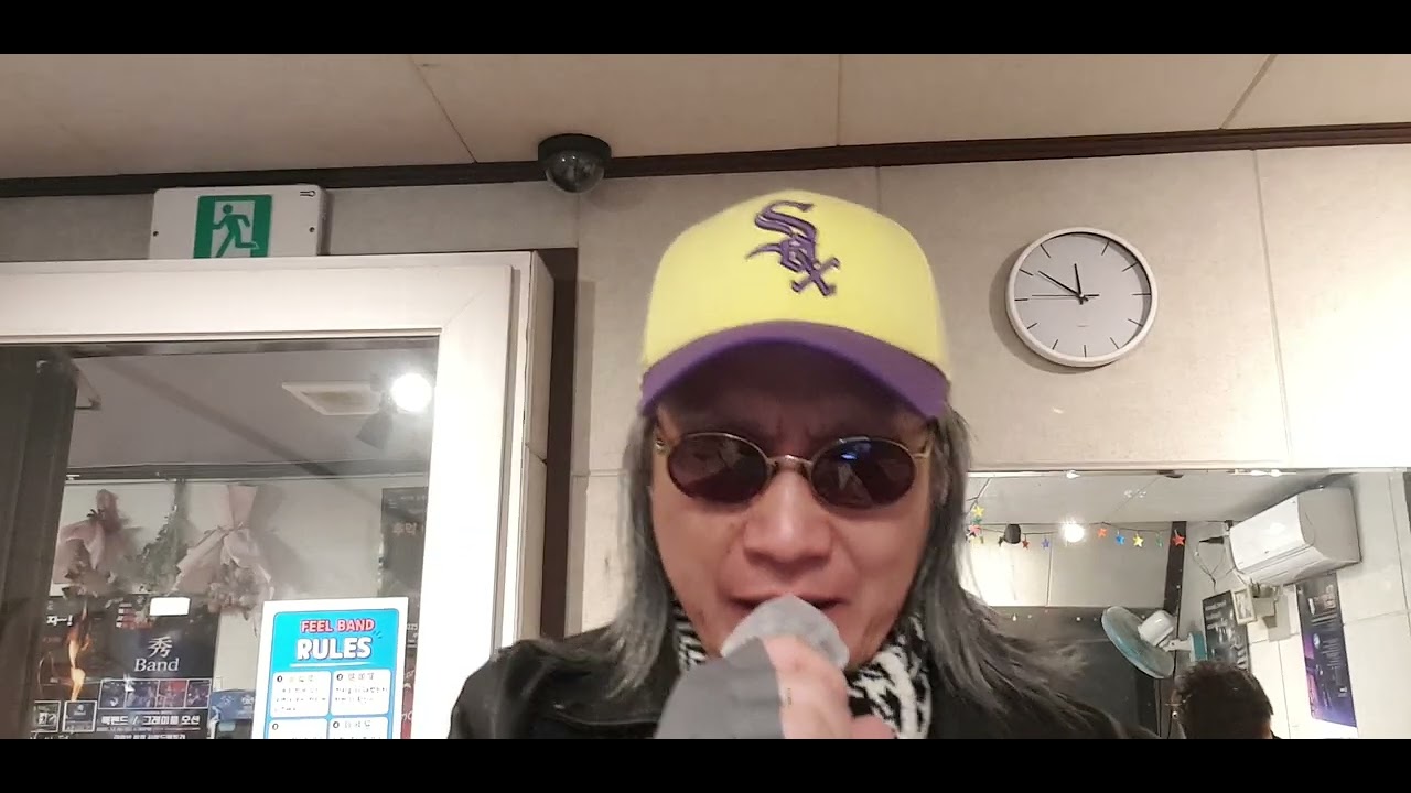 리드보컬[쭈니1]단독샷, 방배동 필카페 킹스밴드 [빗속의여인]공연연습곡 리드기타 김동숙 키보드 이상웅 파워드러머 최성덕 킹스4인조밴드